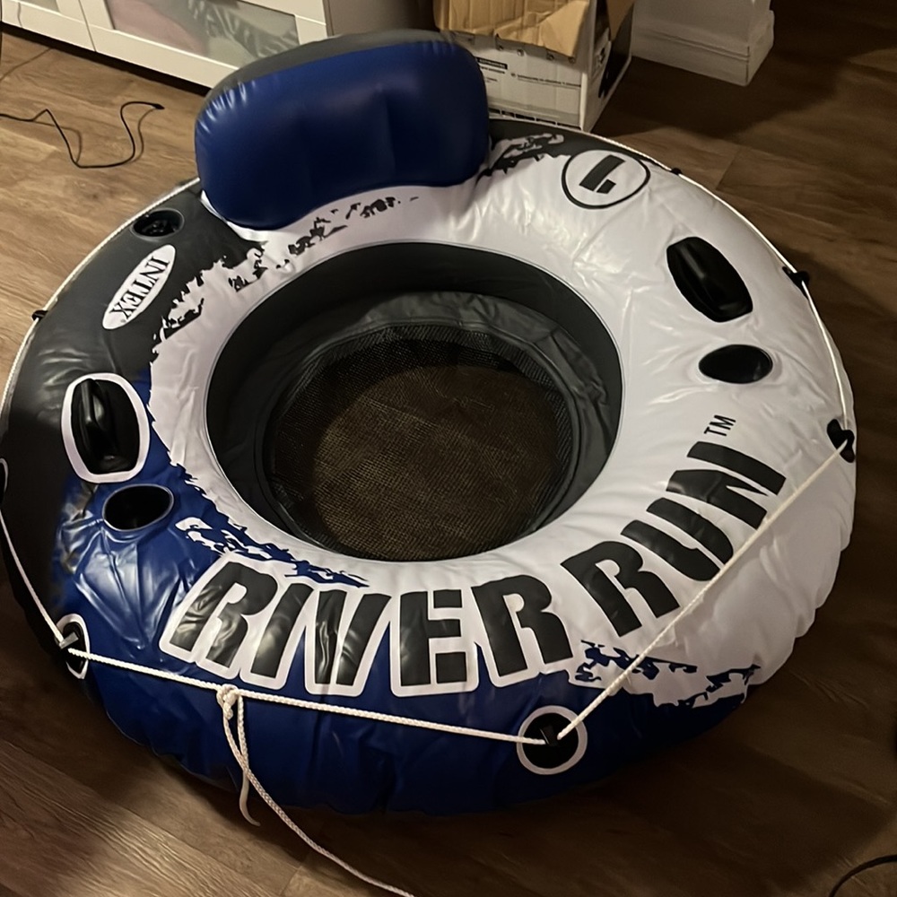 Intex River Run I Inflatable Water Float, 53" Diam